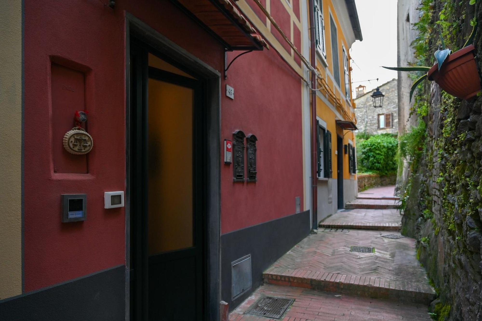 Casa E Mansarda Delle Mura أَميليا المظهر الخارجي الصورة